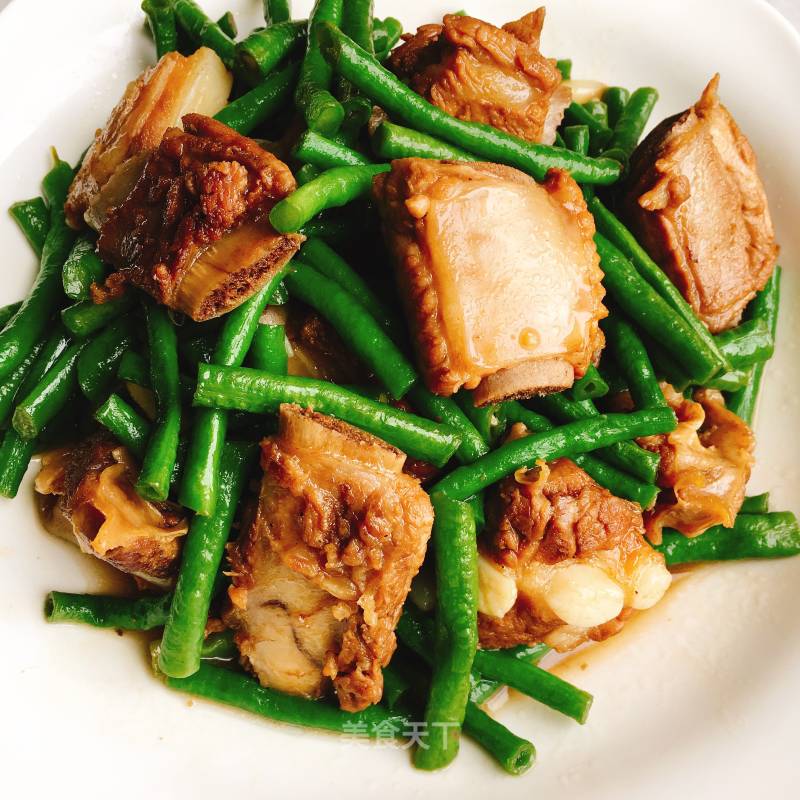 Stir-fried Pork Ribs with Cowpeas recipe