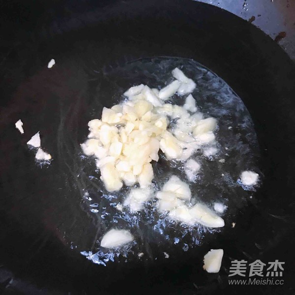 Stir-fried Lettuce with Garlic recipe