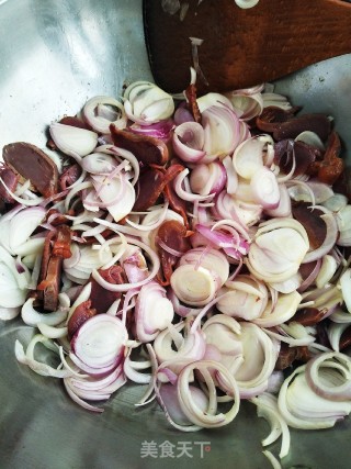 Goose Zhen Stir-fried Xiaomao Onion recipe