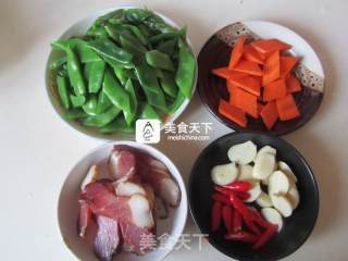 Stir-fried Bacon with Sword Beans recipe