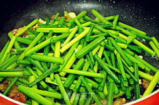 Stir-fried Pork Belly with Chives recipe