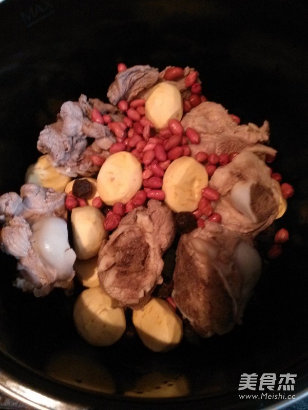 Stewed Chestnut with Bones recipe