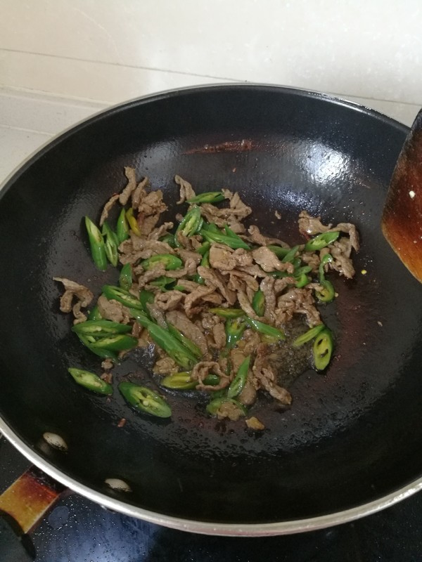 Stir-fried Pasta with Beef Tenderloin with Black Pepper recipe