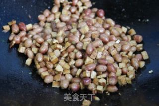 Stir-fried Peanuts with Dried Tofu recipe