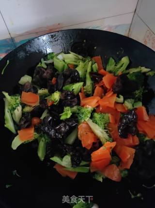 Unbaked Three-color Broccoli recipe