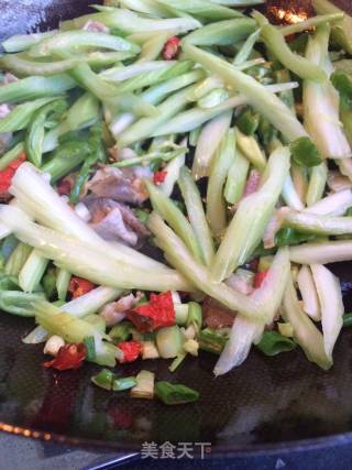 Celery Stir-fried Noodles recipe
