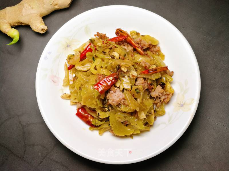 [rabbit Loves The Kitchen] Fried Pork with Sauerkraut recipe
