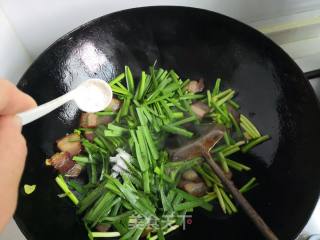 Stir-fried Bacon with Leek recipe