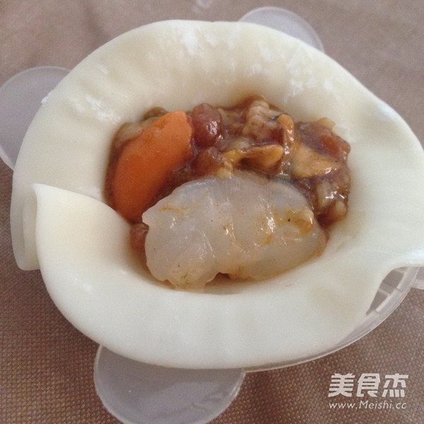 Seafood Bawang Dumplings recipe