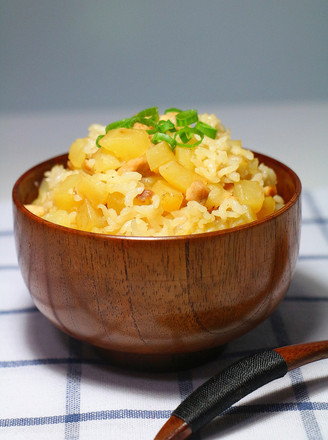 Potatoes and Lean Meat Braised Rice