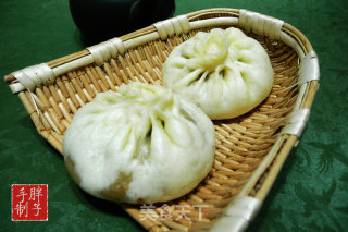 Pork Buns with Cabbage and Sea Rice recipe