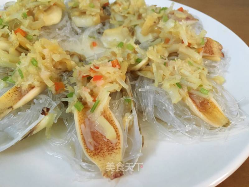 Steamed Baby Geoduck with Scallops