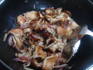 [cantonese Cuisine] Mushrooms in Pot with Sauce recipe