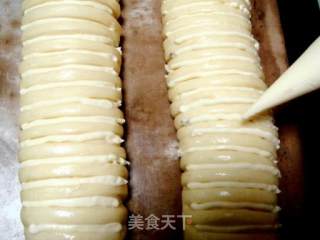 Caterpillar Cheese Bread recipe