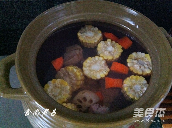 Corn Lotus Root Tube Bone Soup recipe