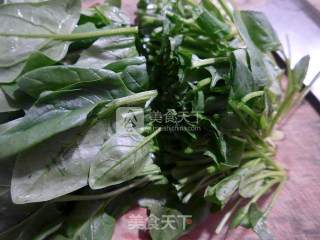 Stir-fried Spinach with Jiangbai Shrimp recipe