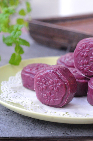 Purple Sweet Potato Yam Glutinous Rice Cake that Kills Snowy Moon Cakes