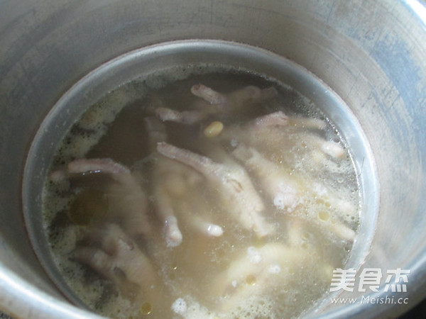 Chicken Feet Soy Soup recipe