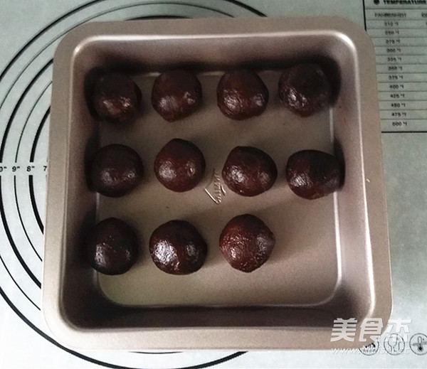 Cantonese Egg Yolk Mooncake recipe
