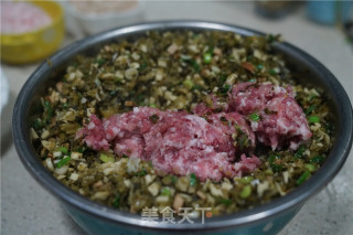 Sauerkraut and Fresh Meat Rice Crackers recipe