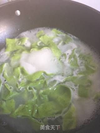 Hand-rolled Spinach Noodles in Red Oil recipe