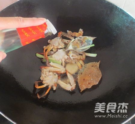 Cantonese Fried Crab with Ginger and Green Onion recipe