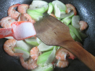 Headless Shrimp Stir-fried Night Flowering recipe