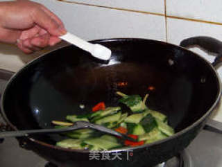Stir-fried Lily with Fungus and Cucumber recipe