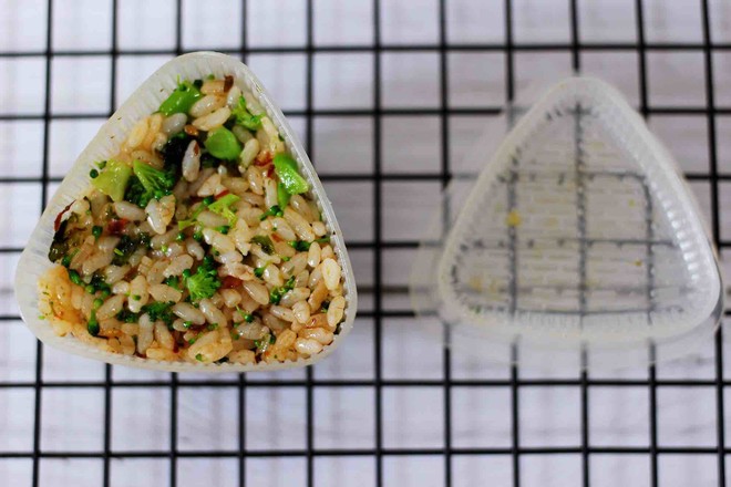 Calcium and Nourishing Sea Green Rice Ball recipe