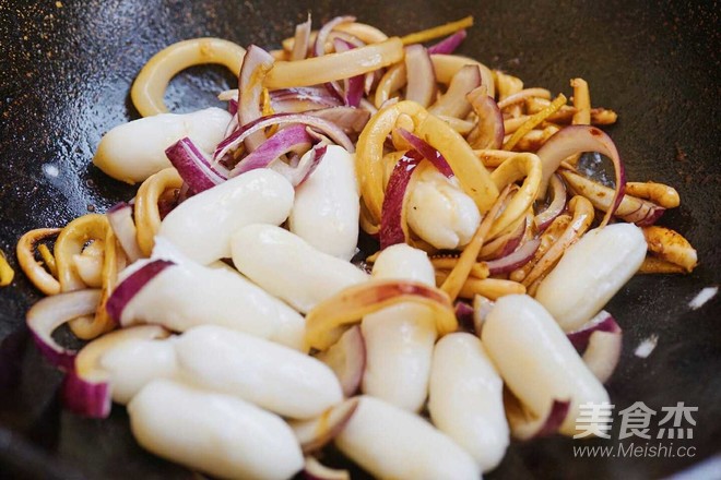 Sauce-flavored Squid Fried Rice Cake recipe