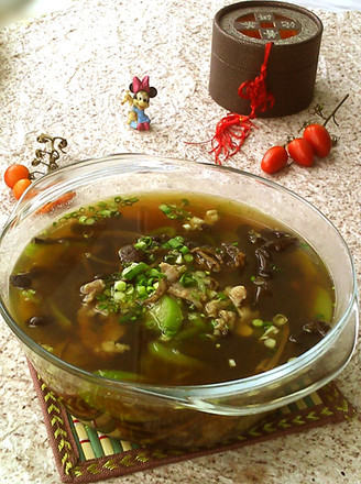 Tea Tree Mushroom and Loofah Pork Soup recipe