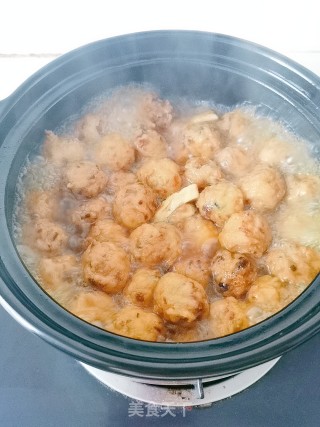 Chicken Meatballs and Tofu Clay Pot recipe