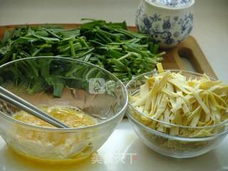 Stir-fried Chives with Egg Tofu Skin recipe