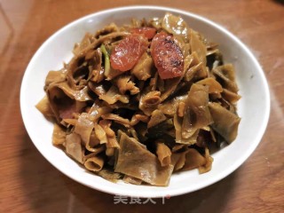 Stir-fried Sausage with Dried Lentils recipe