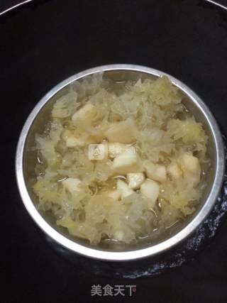 Sydney White Fungus Stewed with Rock Sugar recipe