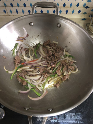 Fresh and Fragrant Three-color Shredded Beef recipe