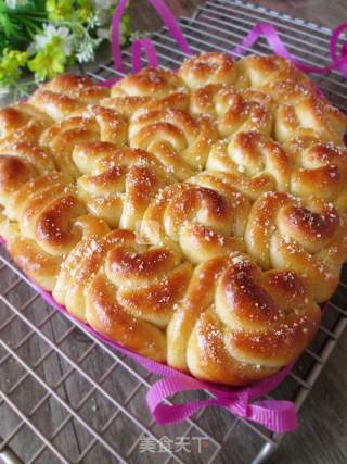 #aca烤明星大赛# Evaporated Milk Rose Bread recipe