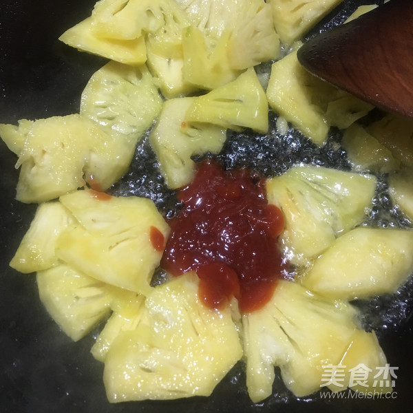 Stir-fried Pork with Pineapple recipe