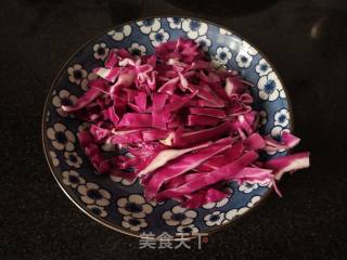 Hand-rolled Noodles with Purple Cabbage Sauce and Egg Sauce recipe