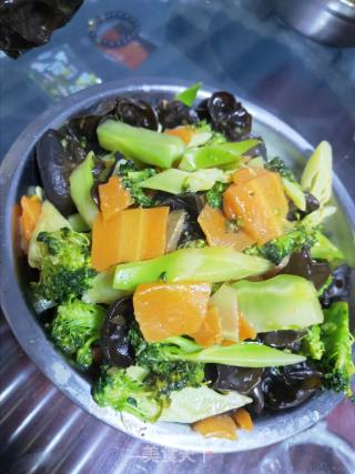 Unbaked Three-color Broccoli recipe