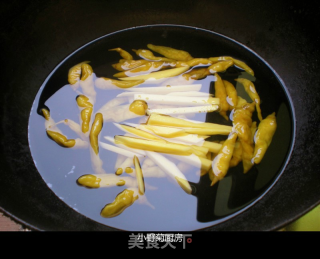 Xiao Ye Ju [pickled Pepper Chicken Feet] recipe