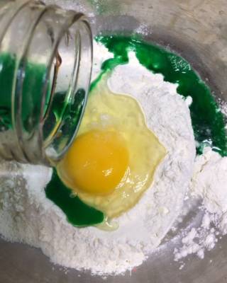 Bird's Nest Egg Cake recipe