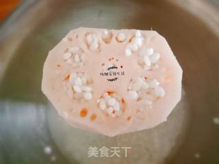 Sweet and Soft Glutinous Rice Lotus Root recipe