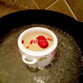 Stewed Bird's Nest with Rock Sugar, Red Dates and Wolfberry recipe