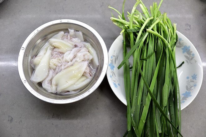 Stir-fried Sea Hare with Leek recipe