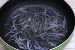 Bitter Chrysanthemum Cold Fish Skin recipe