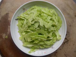 Stir-fried Bitter Gourd with Double Pepper recipe