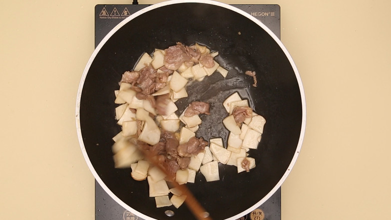 Fried Pork with Pleurotus Eryngii recipe