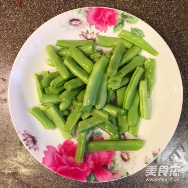 Green Beans with Prunes and Vegetables recipe