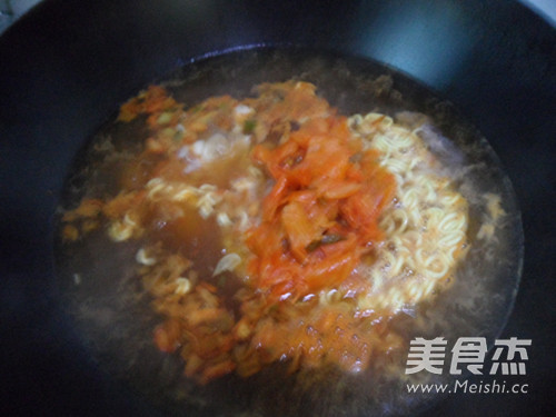 Instant Noodles with Kimchi recipe